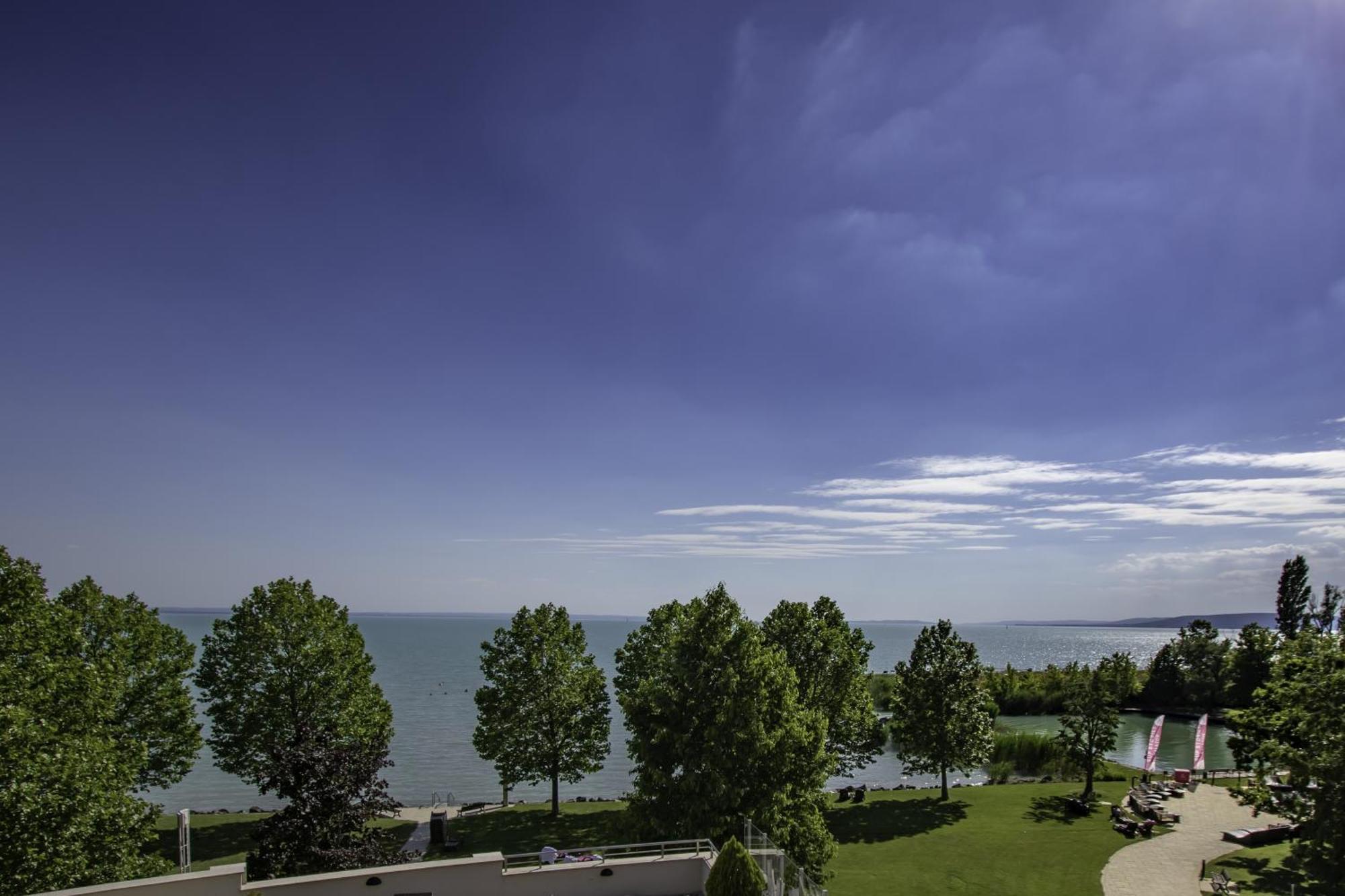 באלאטונקנשה Kenese Bay Garden Resort & Conference מראה חיצוני תמונה