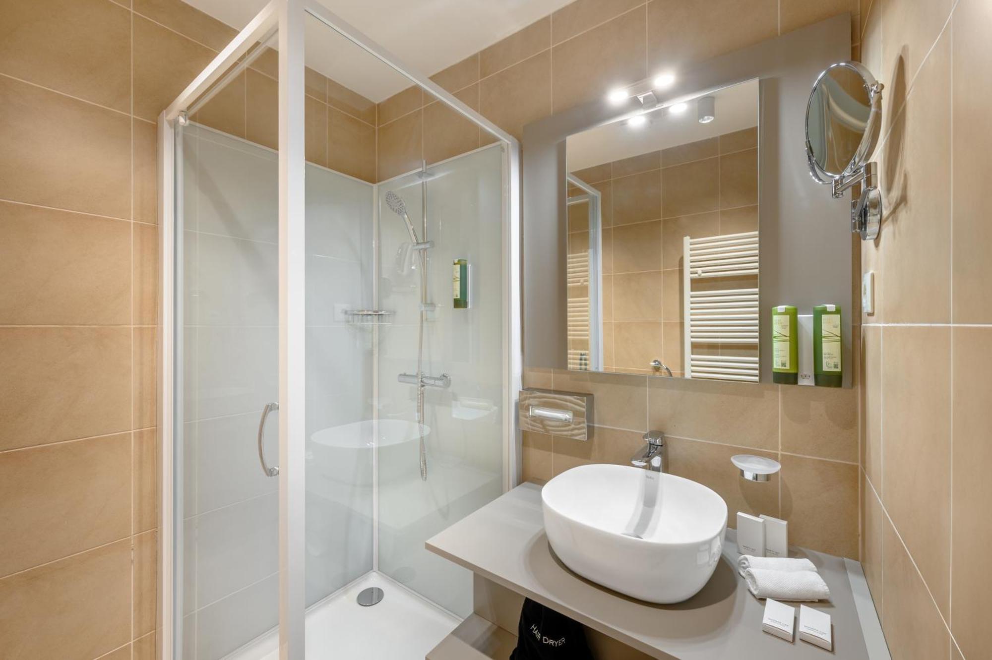 באלאטונקנשה Kenese Bay Garden Resort & Conference מראה חיצוני תמונה